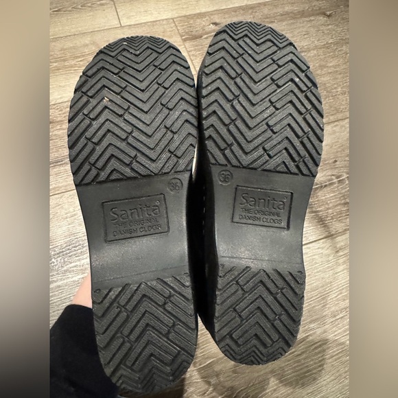 Women’s sanita metallic blue slip on clogs - Picture 7 of 8